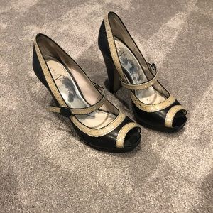 Vince Canute size 8 heels